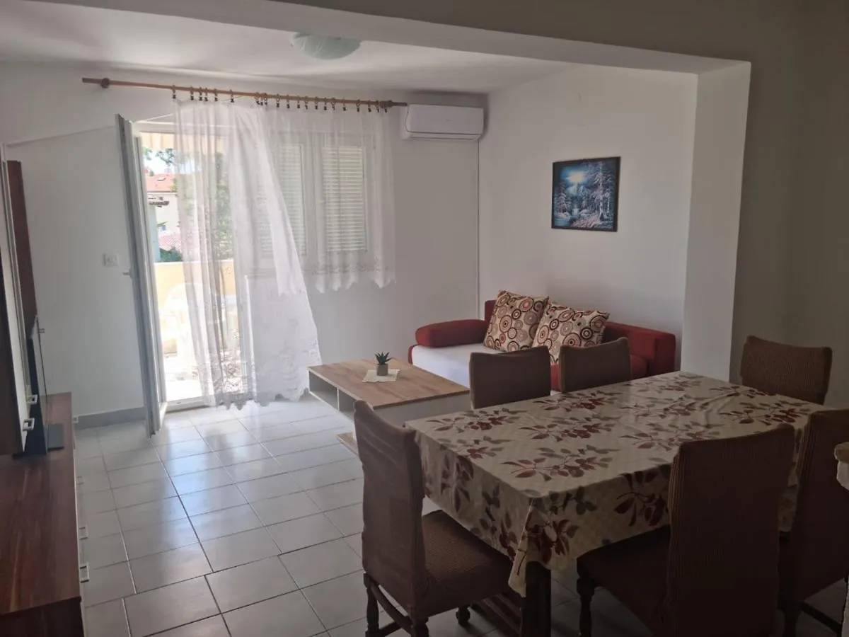 Apartments Lara Medulin Guest house