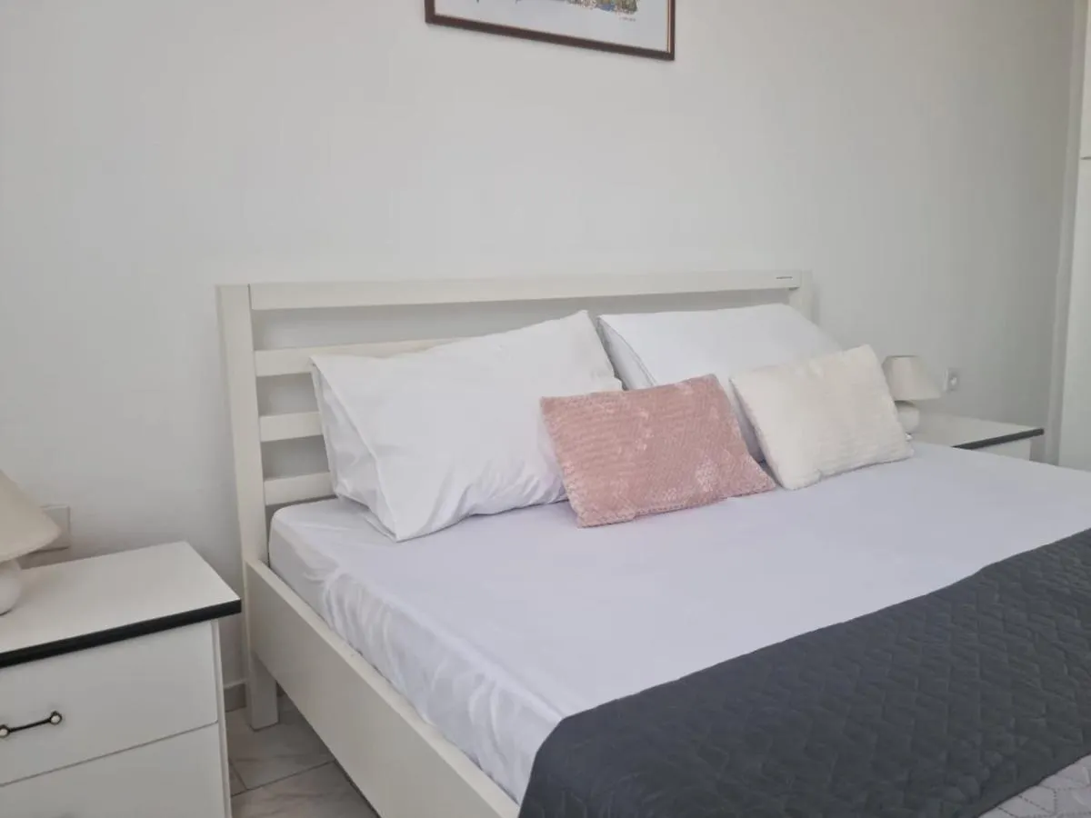Apartments Lara Medulin Guest house